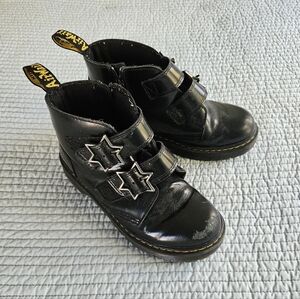 Dr. Martens Devon Bex Boots